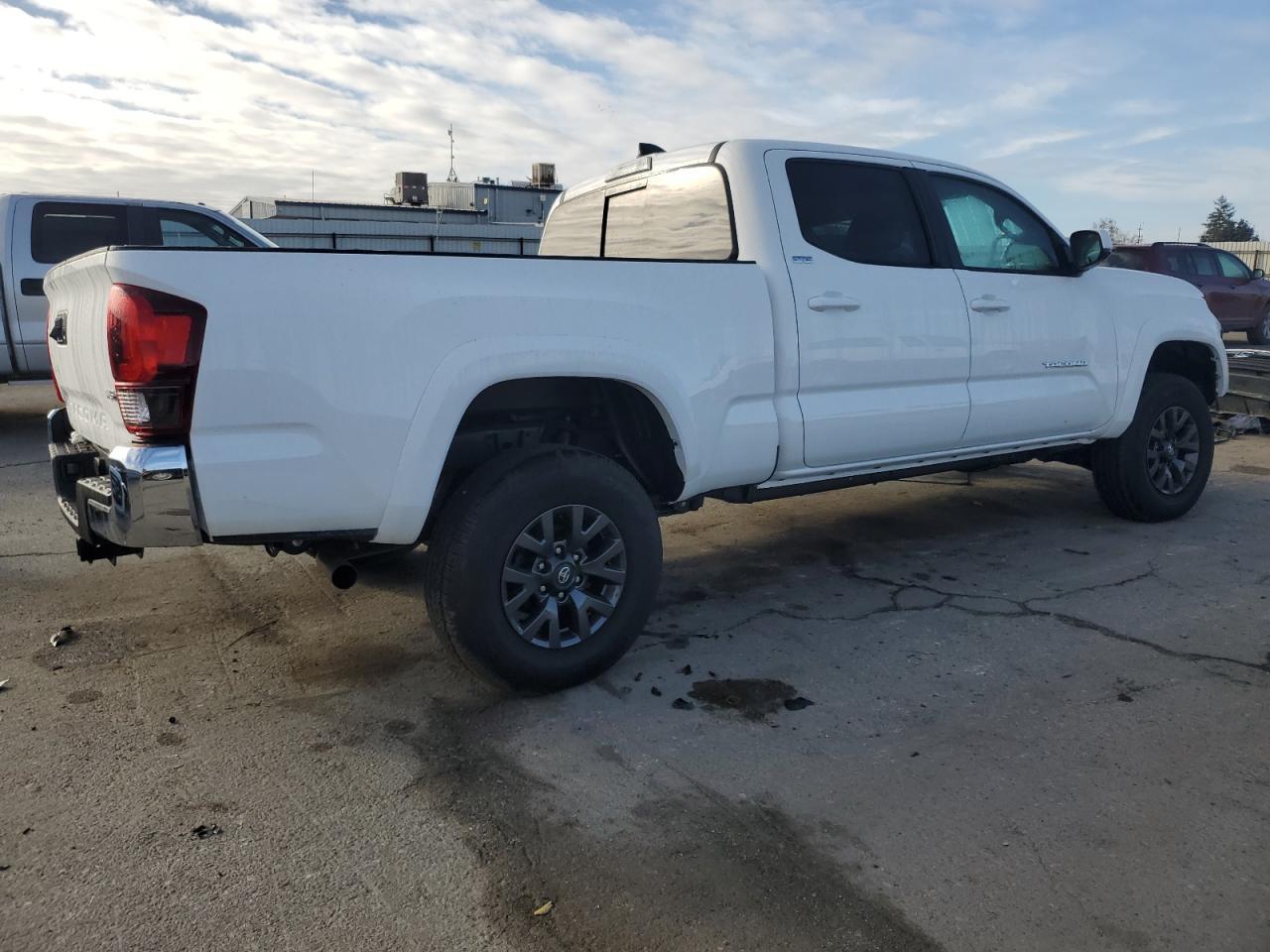 2023 TOYOTA TACOMA DOU - Фото 3