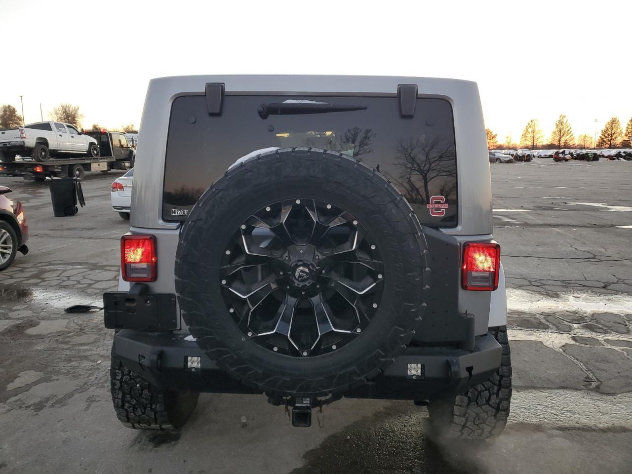 2014 JEEP WRANGLER U - Image 6