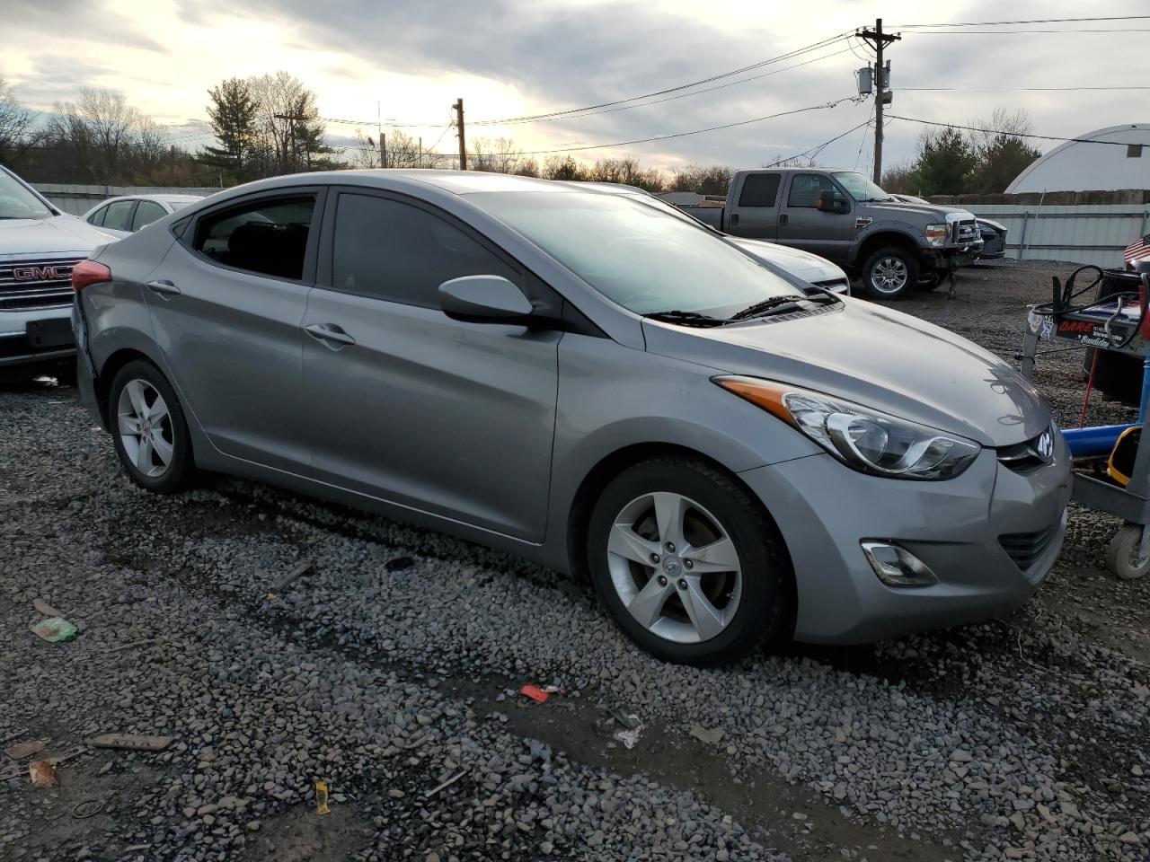 2011 HYUNDAI ELANTRA GL - Image 4