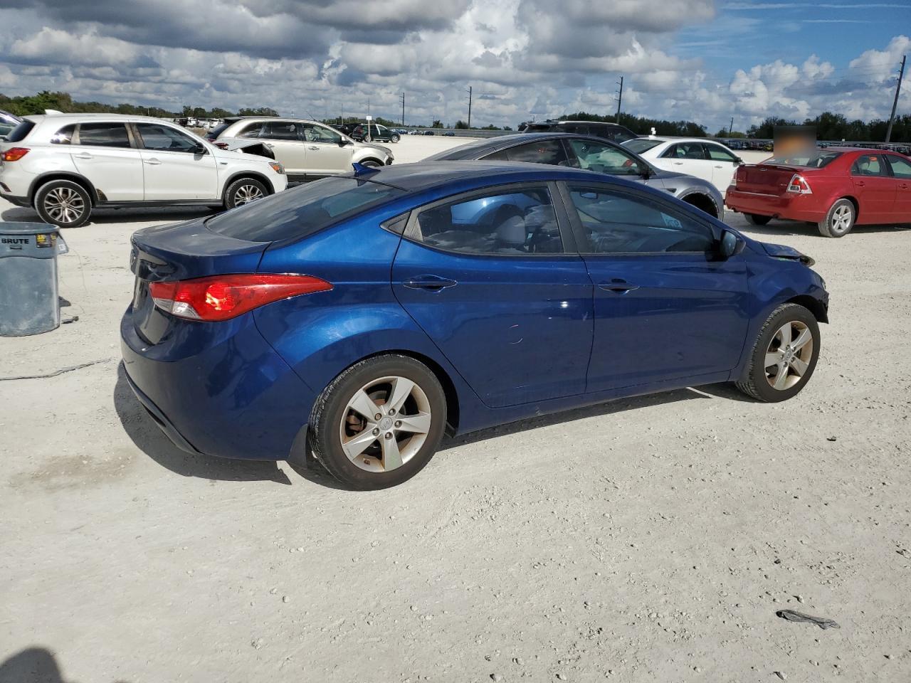 2013 HYUNDAI ELANTRA GL - Image 3
