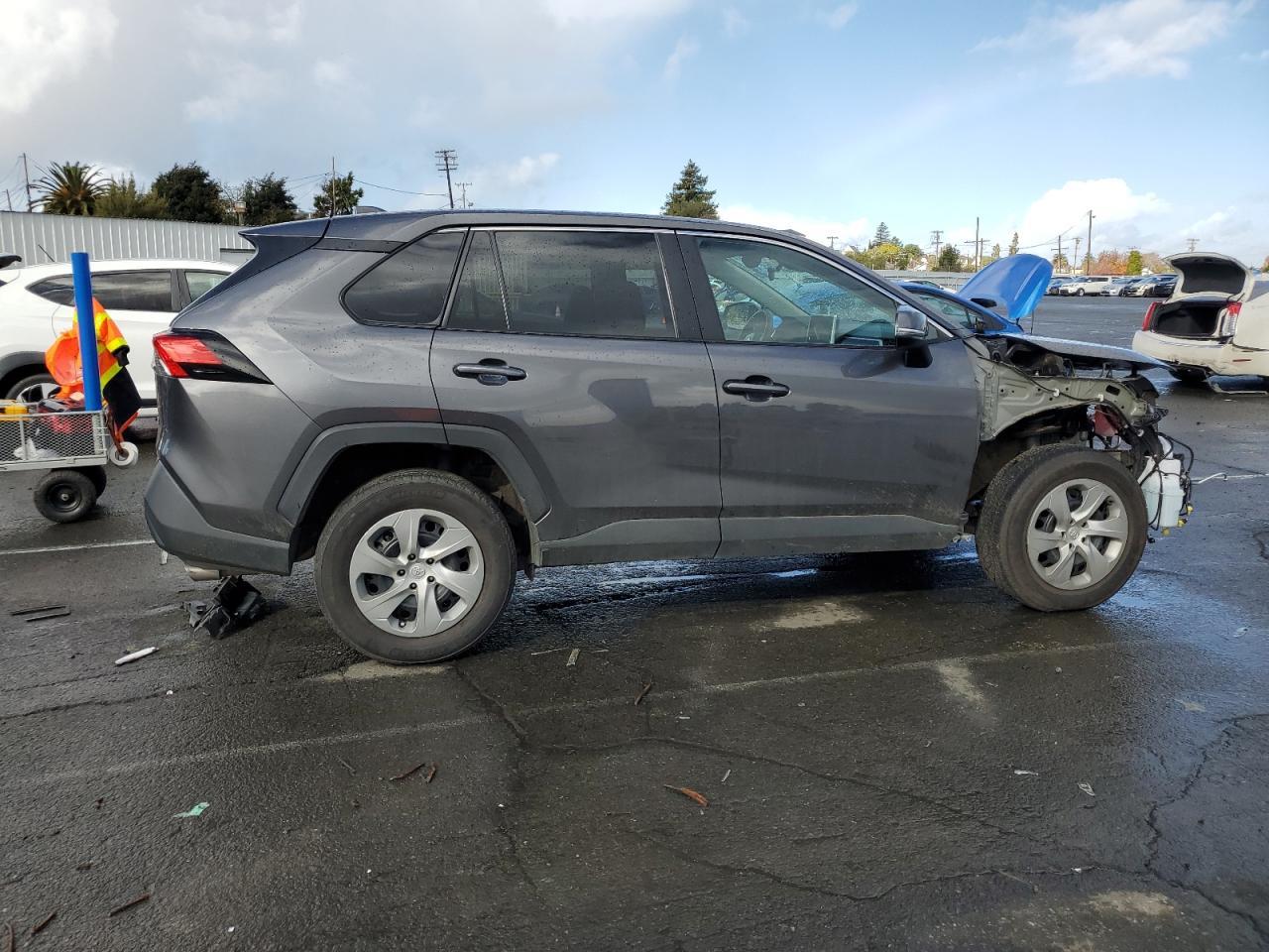 2023 TOYOTA RAV4 LE - Image 3