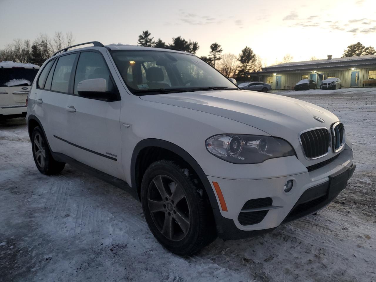 2012 BMW X5 XDRIVE3 - Image 4
