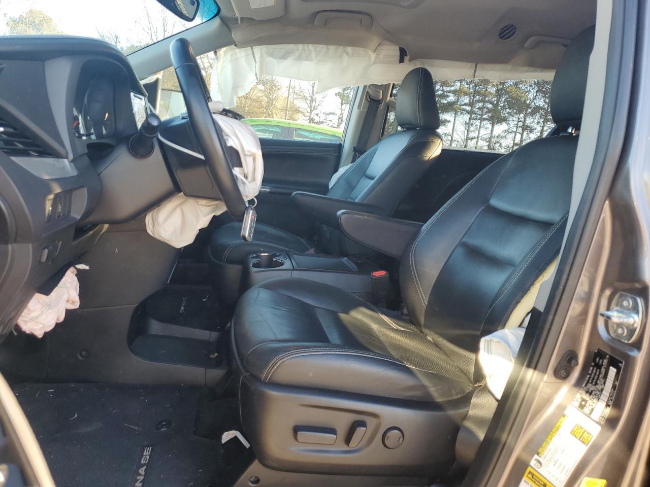 2015 TOYOTA SIENNA SPO - Image 7