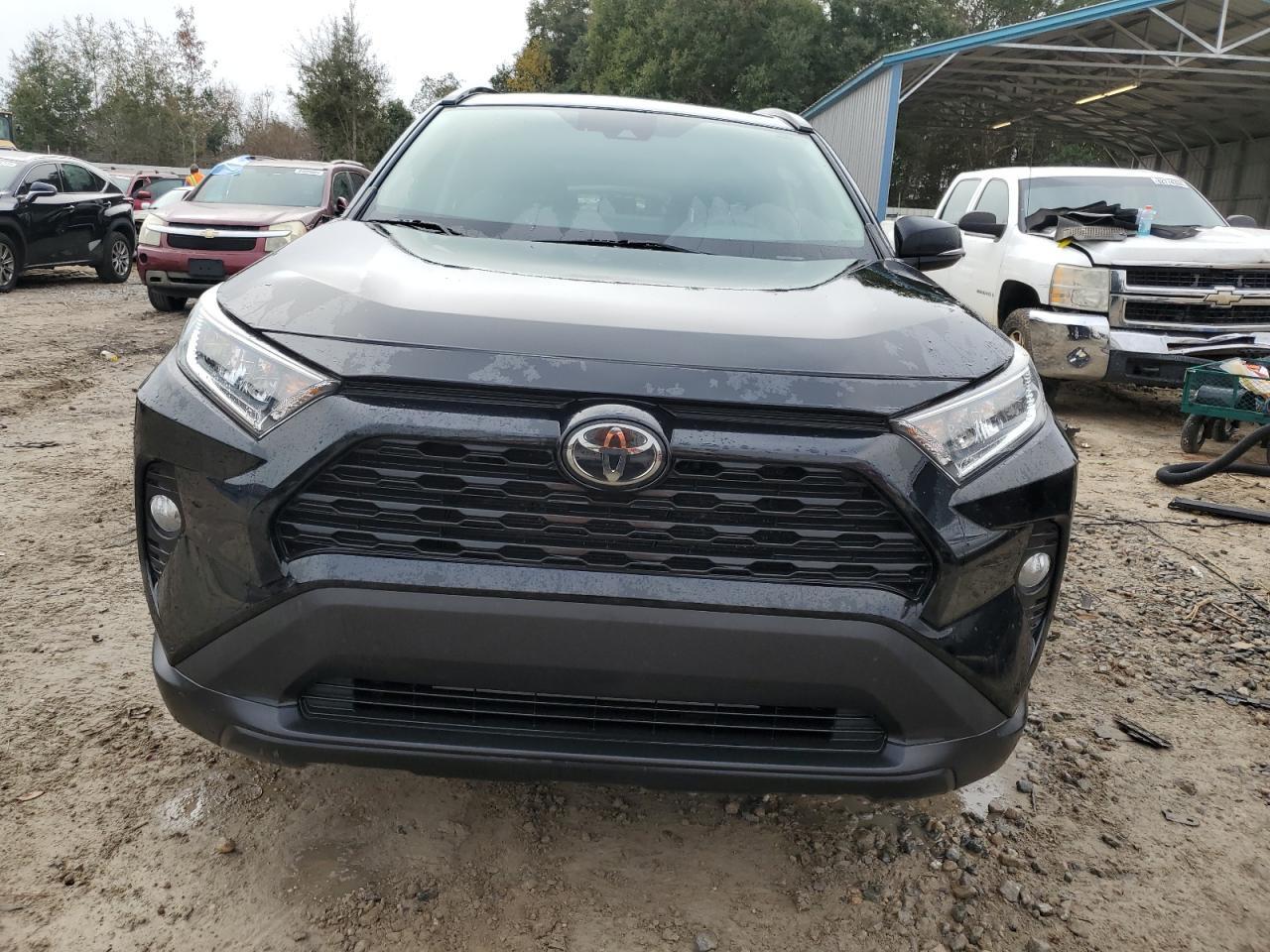 2020 TOYOTA RAV4 XLE - Фото 5