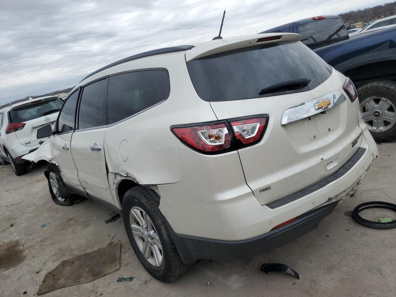 2014 CHEVROLET TRAVERSE L - Image 2