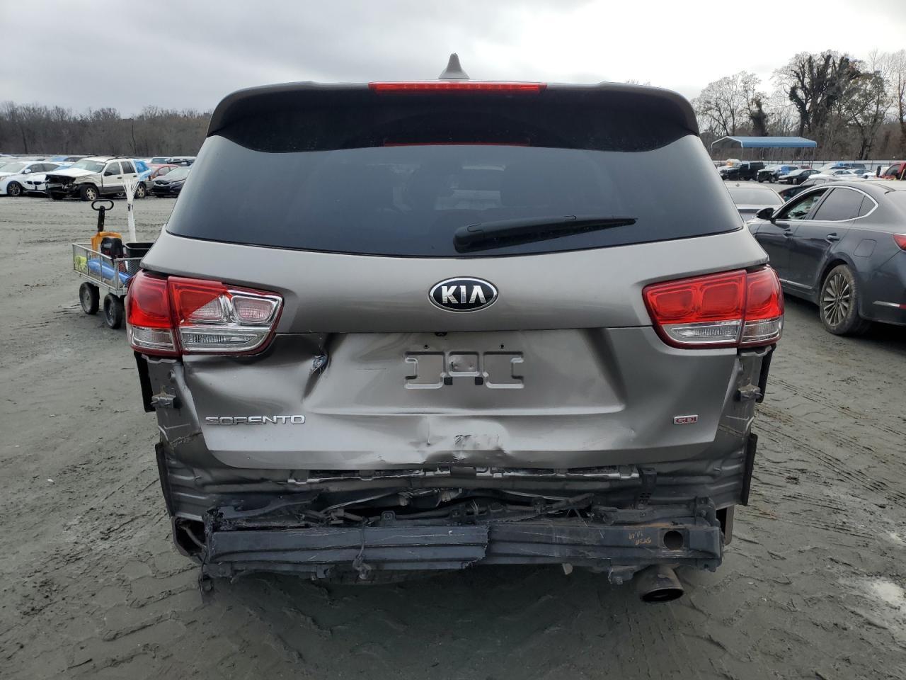 2017 KIA SORENTO LX - Image 6