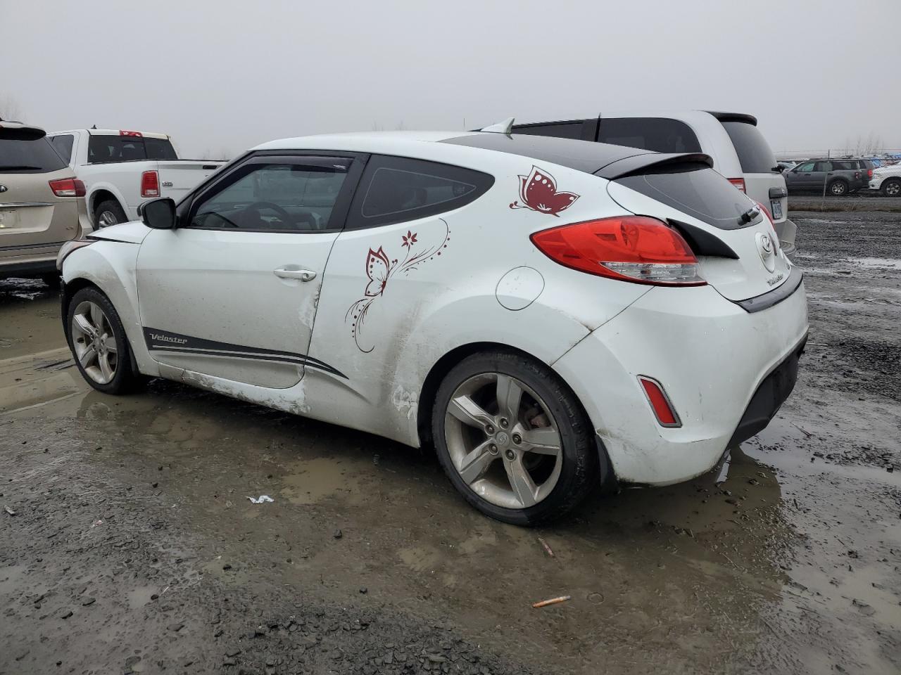 2013 HYUNDAI VELOSTER - Фото 2