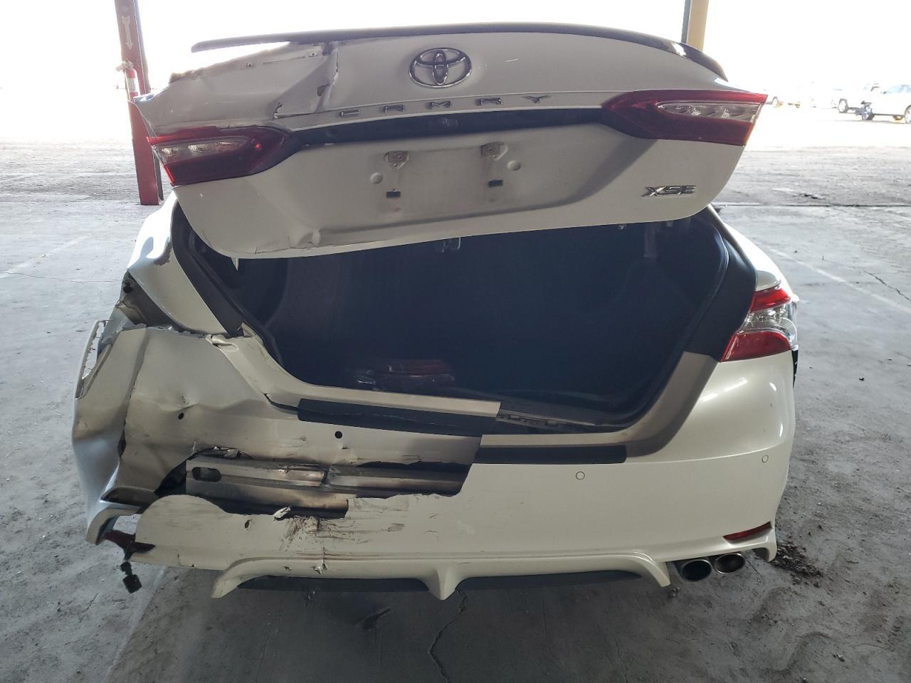 2018 TOYOTA CAMRY XSE - Image 6