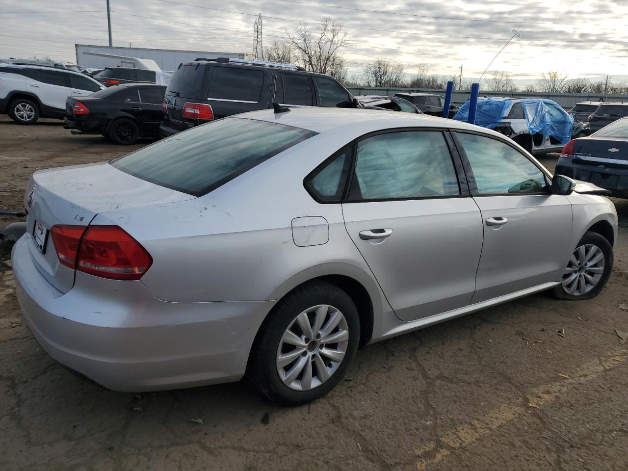 2015 VOLKSWAGEN PASSAT S - Фото 3
