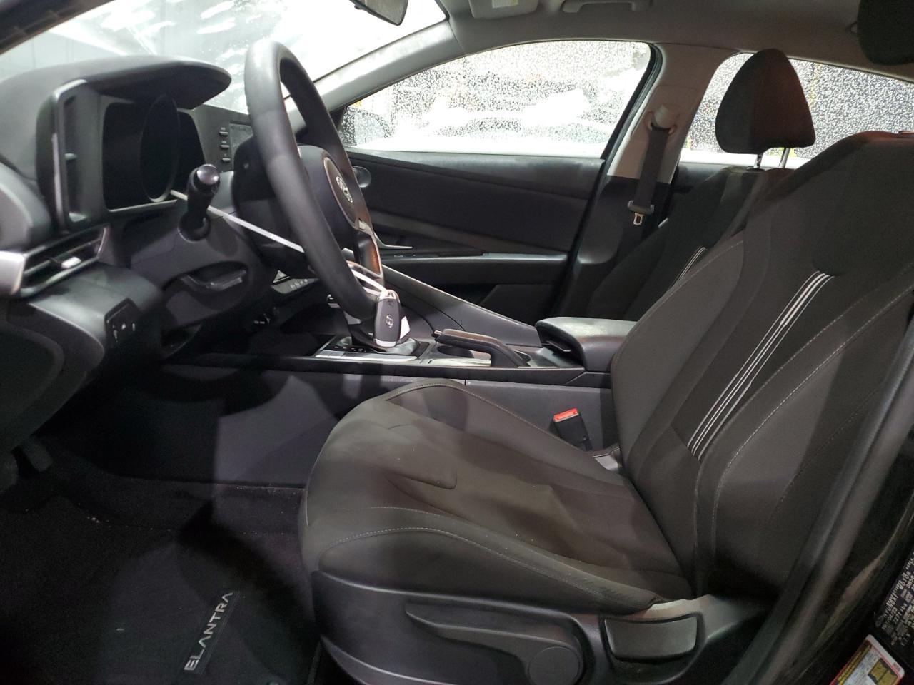 2023 HYUNDAI ELANTRA SE - Фото 7