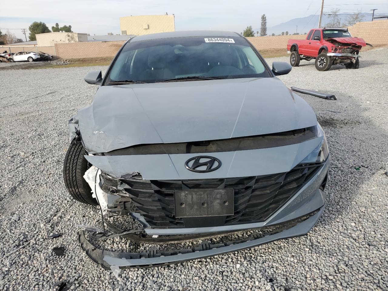 2023 HYUNDAI ELANTRA SE - Image 5