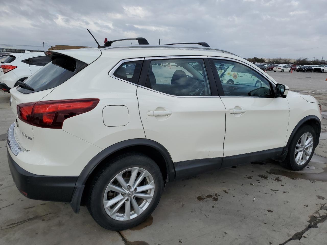 2017 NISSAN ROGUE SPOR - Image 3