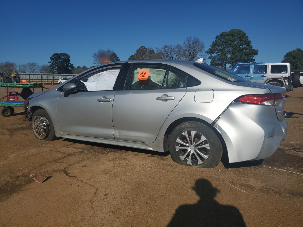 2022 TOYOTA COROLLA LE - Фото 2