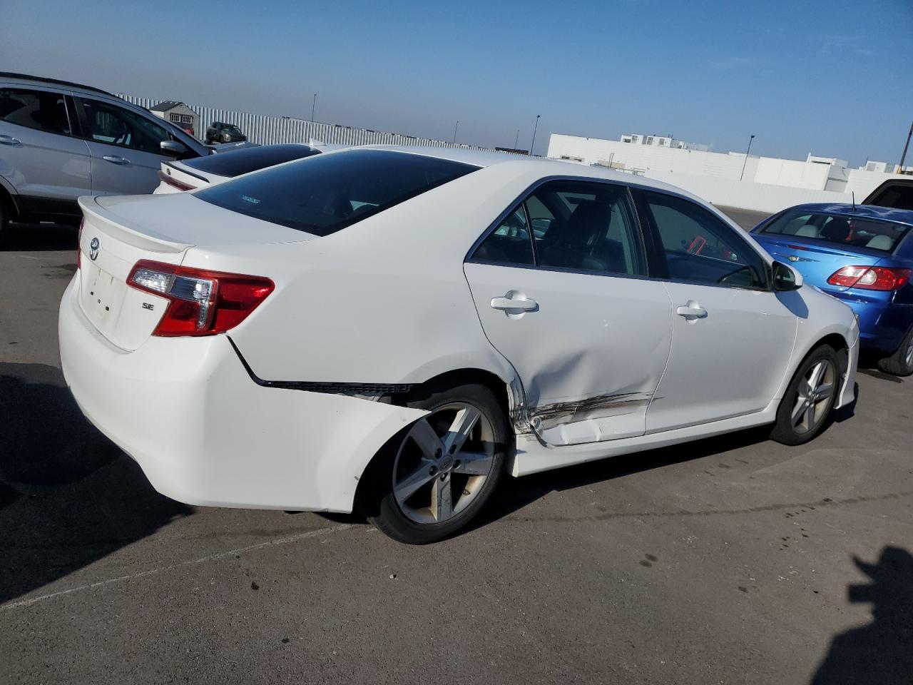 2014 TOYOTA CAMRY L - Image 3