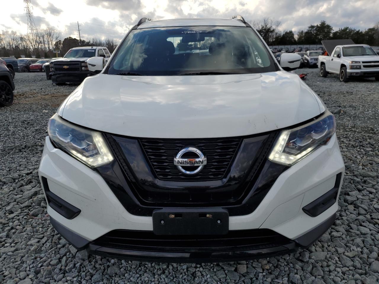 2017 NISSAN ROGUE SV - Фото 5
