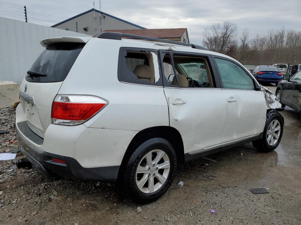 2011 TOYOTA HIGHLANDER - Фото 3