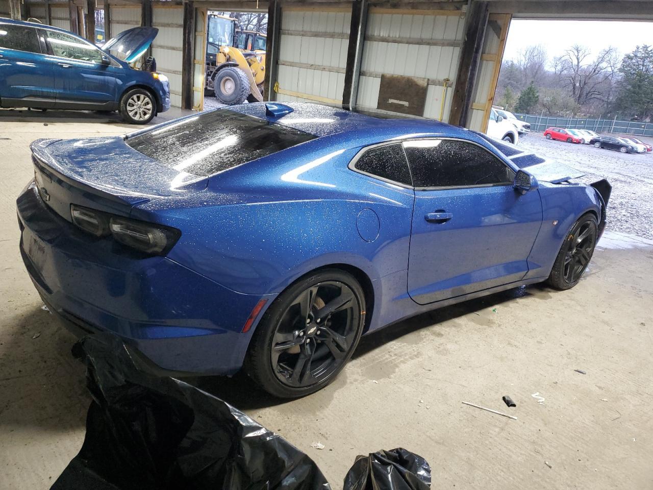 2019 CHEVROLET CAMARO LS - Фото 3