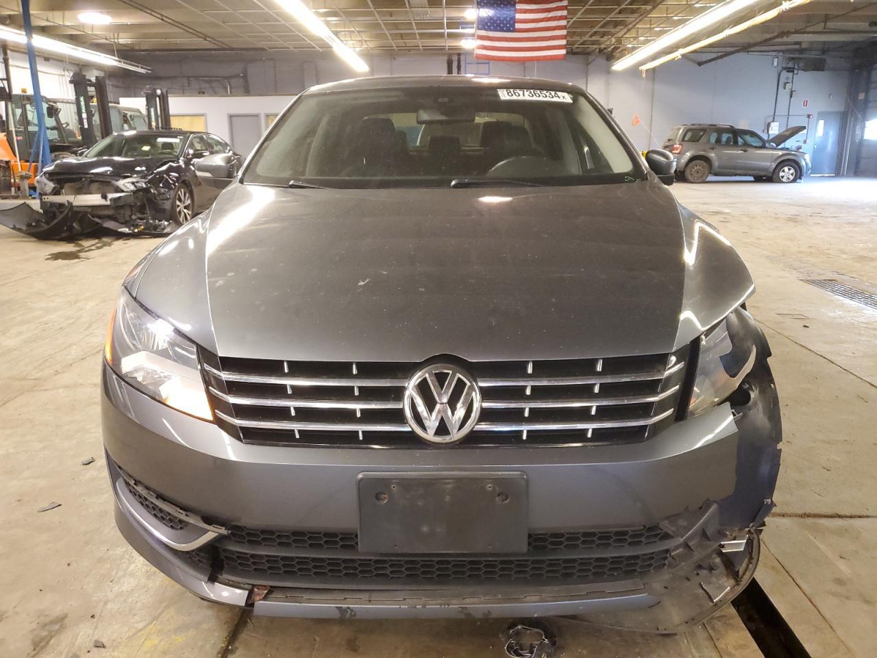2013 VOLKSWAGEN PASSAT SEL - Image 5