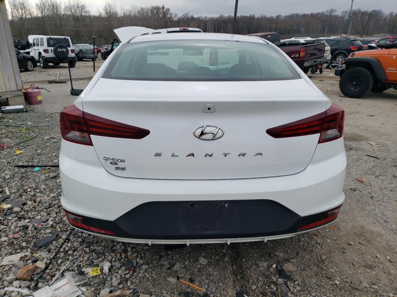 2019 HYUNDAI ELANTRA SE - Фото 6