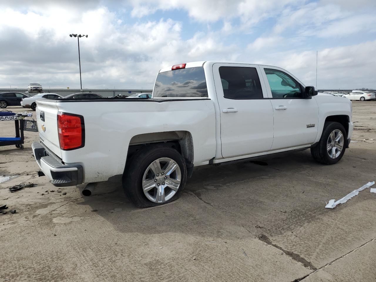 2018 CHEVROLET SILVERADO - Фото 3