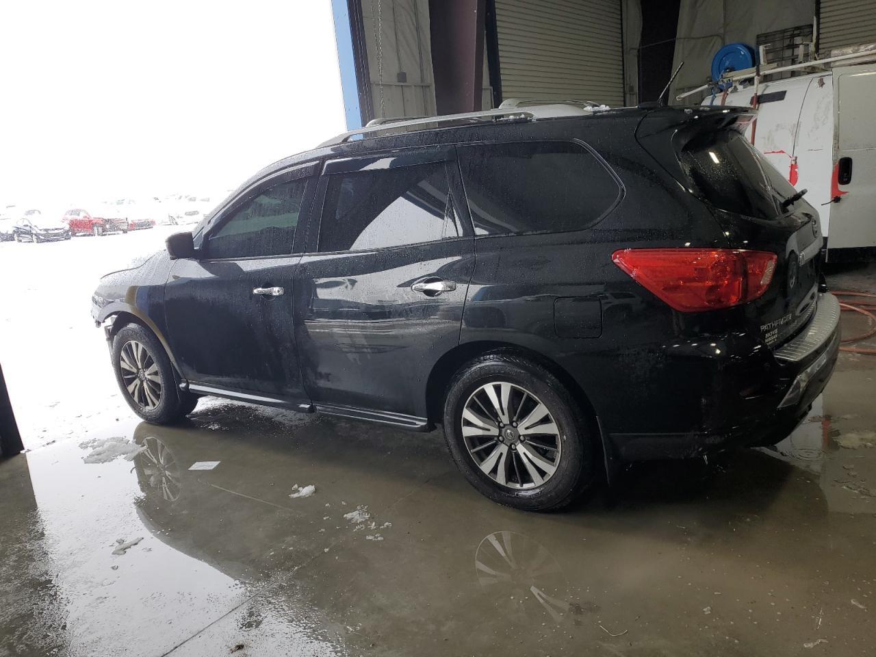 2017 NISSAN PATHFINDER - Фото 2