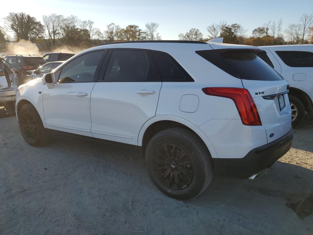 2019 CADILLAC XT5 LUXURY - Image 2