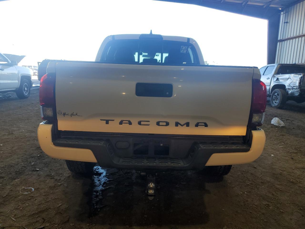 2019 TOYOTA TACOMA DOU - Фото 6