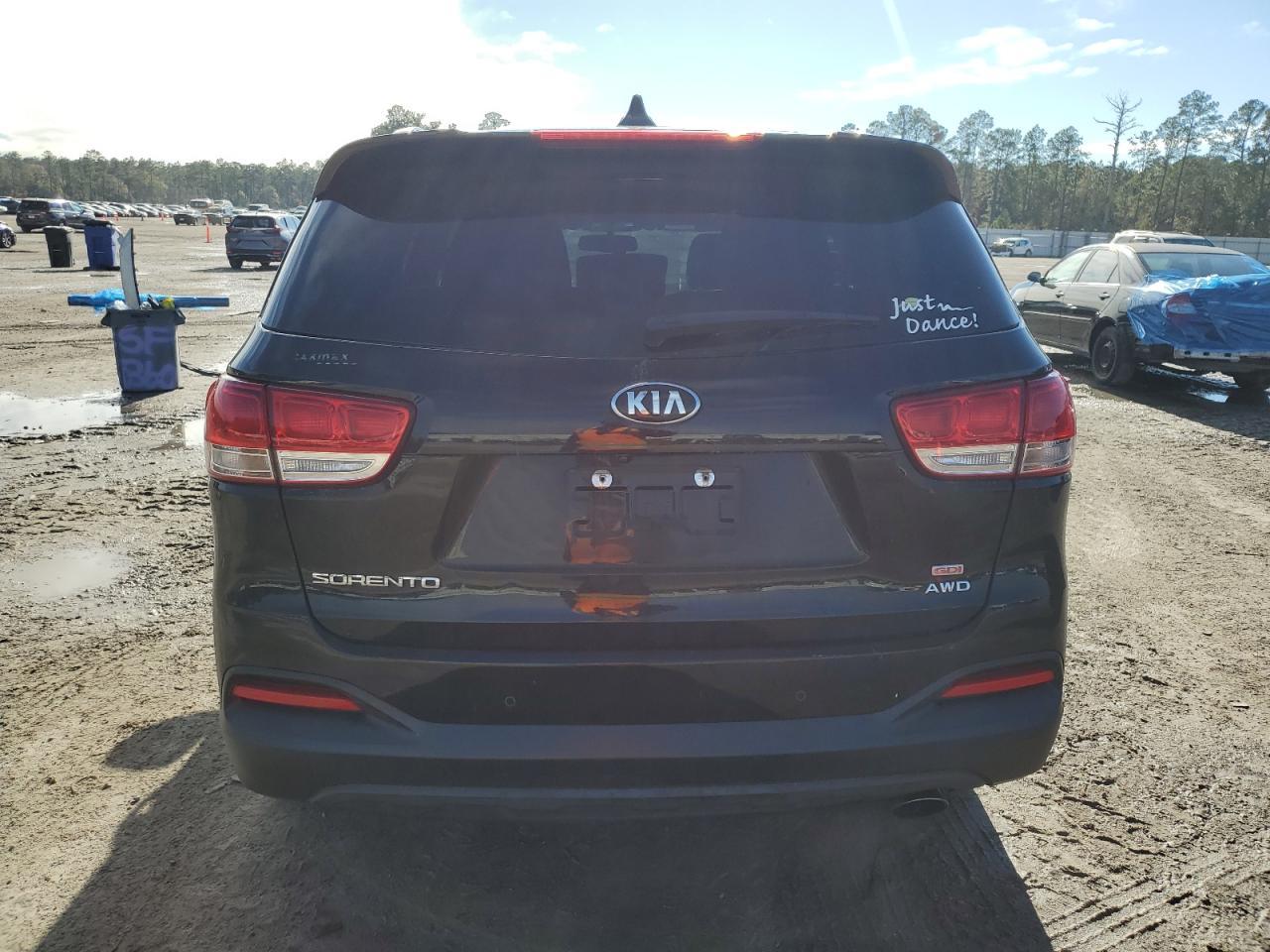 2017 KIA SORENTO LX - Image 6