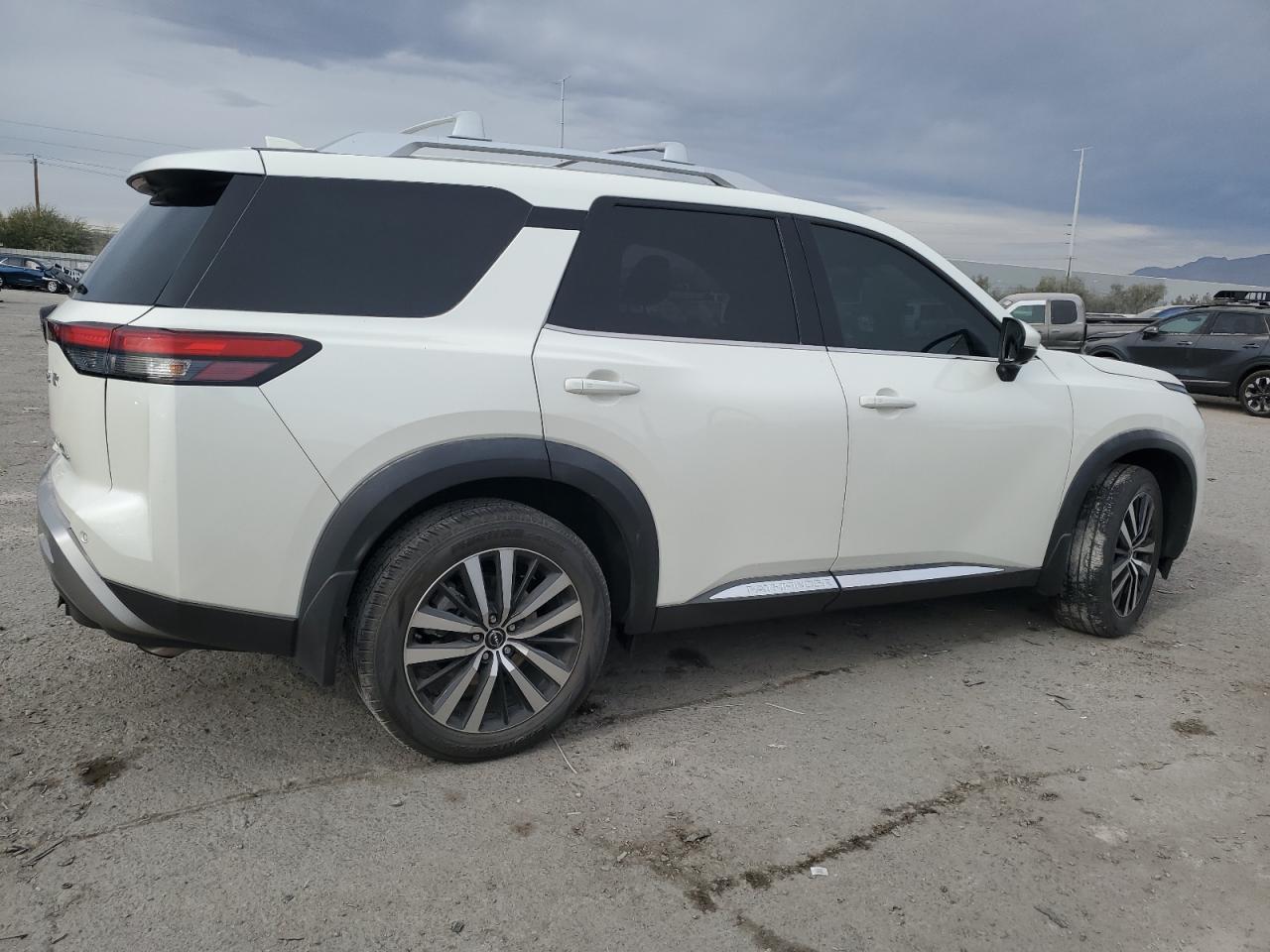2023 NISSAN PATHFINDER - Image 3