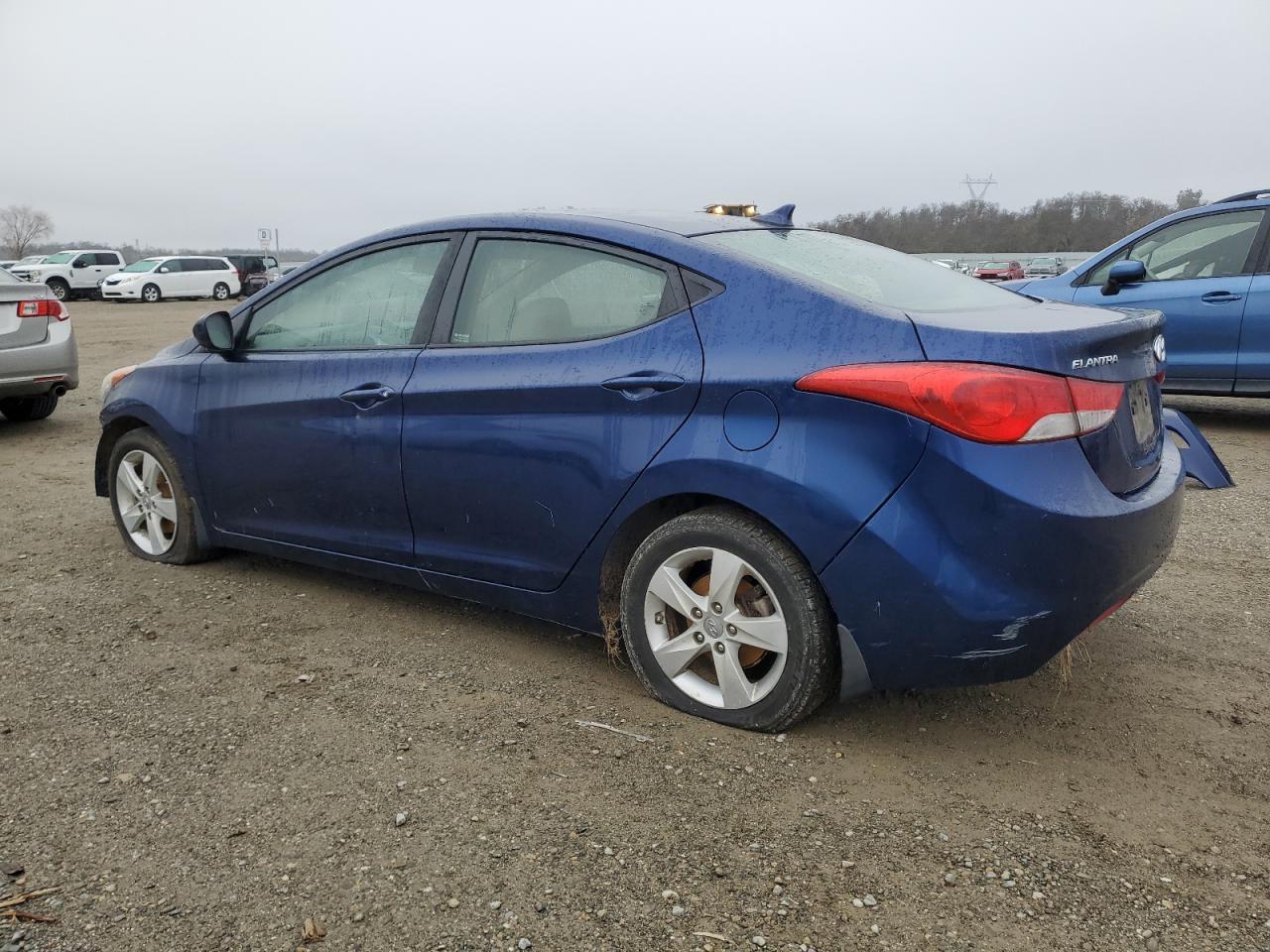 2013 HYUNDAI ELANTRA GL - Image 2