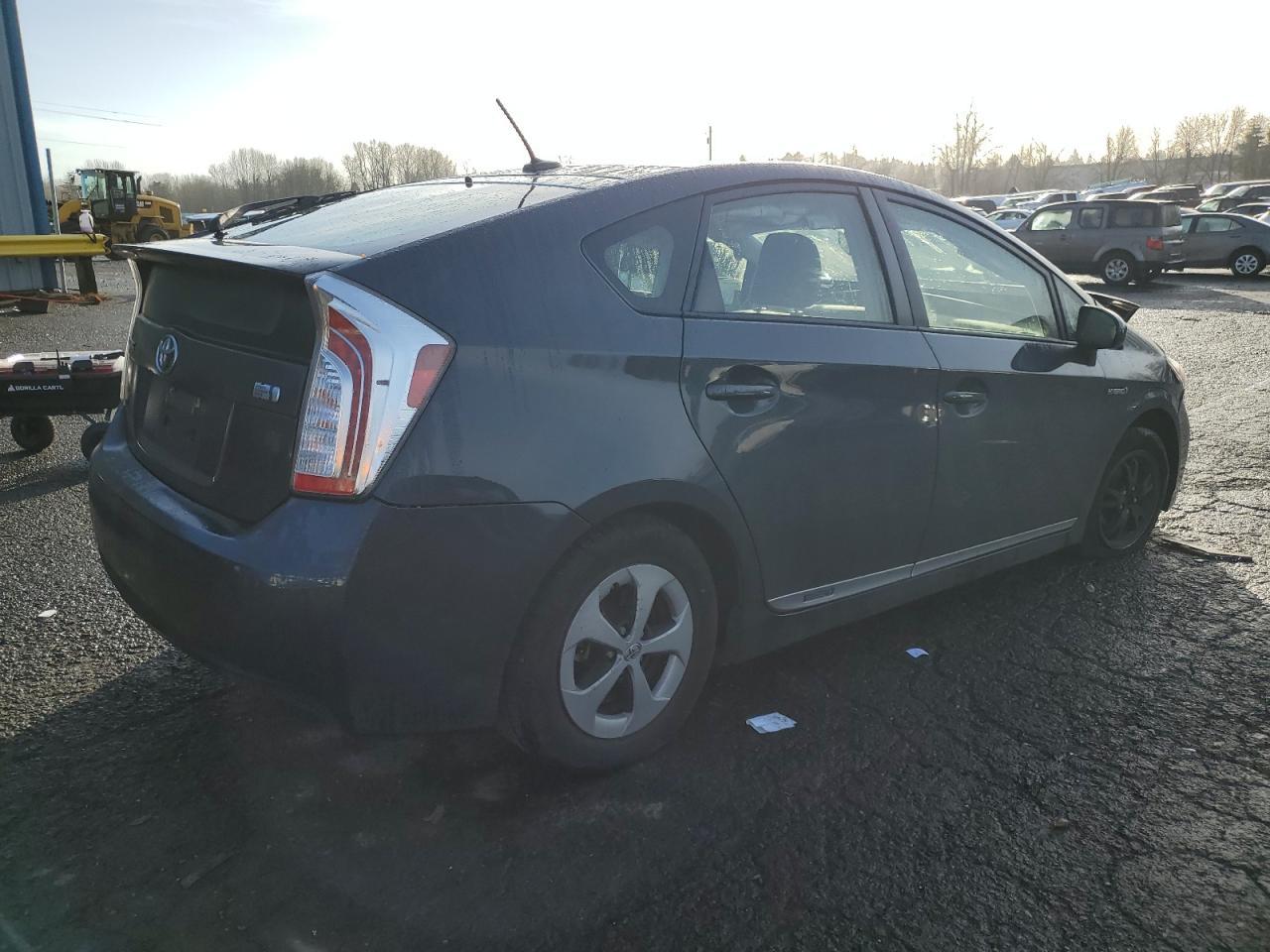2015 TOYOTA PRIUS - Фото 3