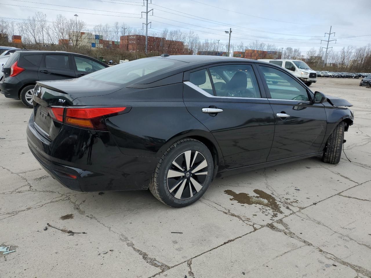 2022 NISSAN ALTIMA SV - Image 3