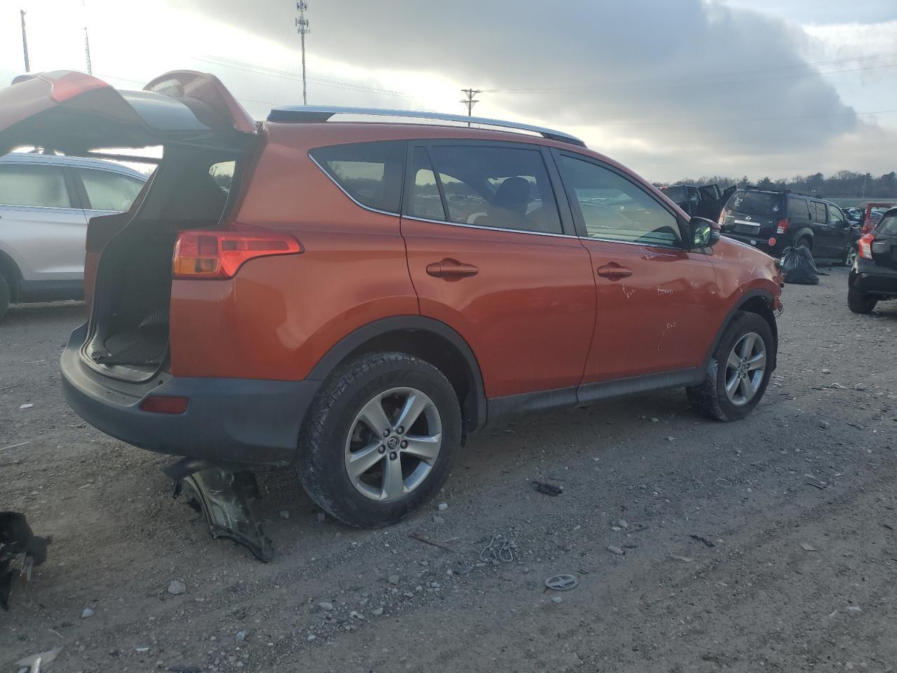 2015 TOYOTA RAV4 XLE - Image 3