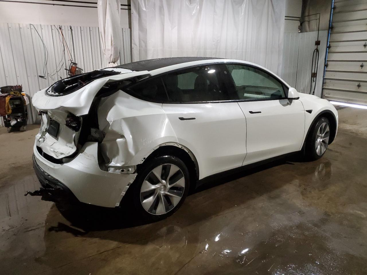 2022 TESLA MODEL Y - Image 3