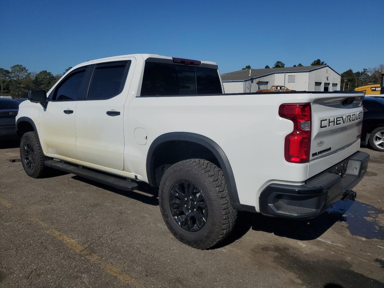 2024 CHEVROLET SILVERADO - Фото 2