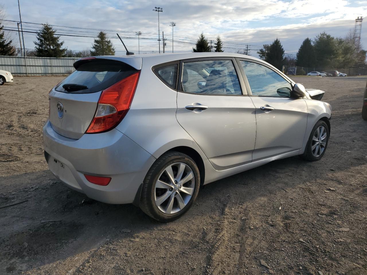 2014 HYUNDAI ACCENT GLS - Фото 3
