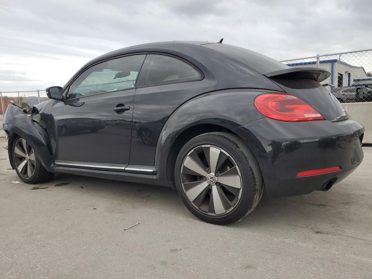 2012 VOLKSWAGEN BEETLE TUR - Image 2