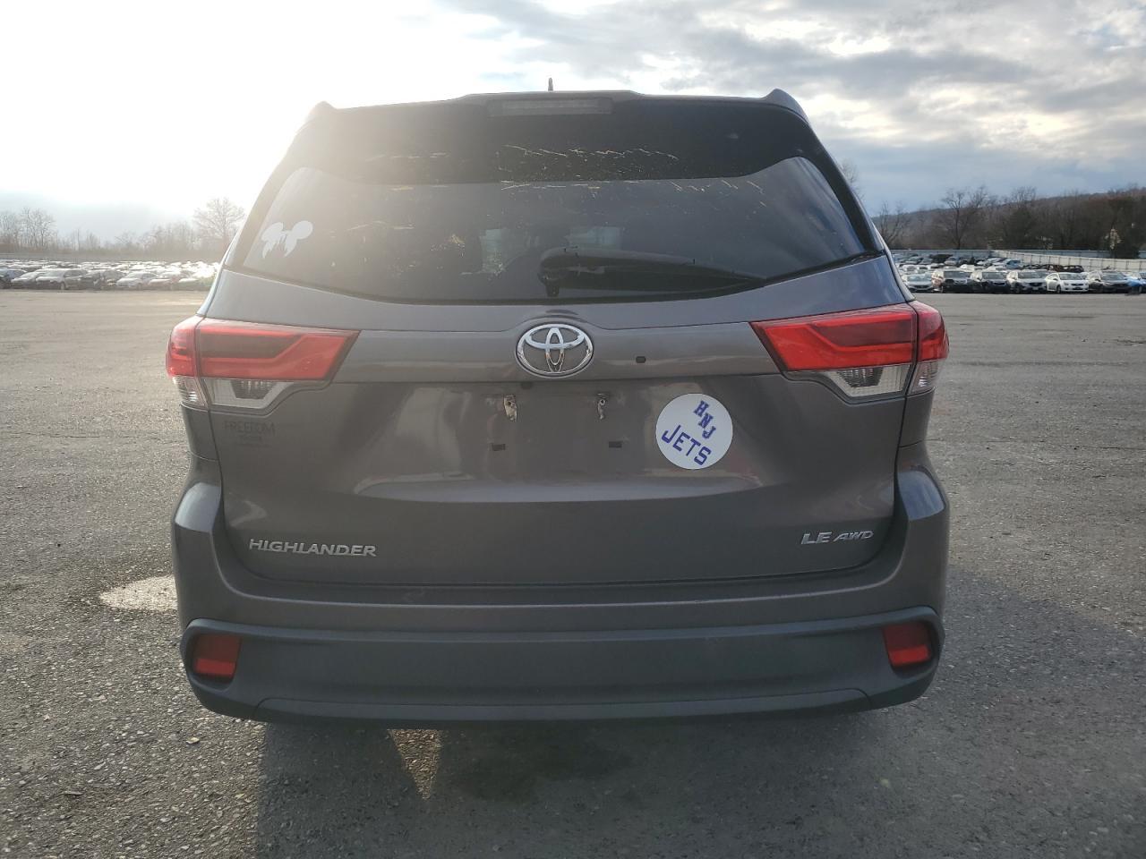 2018 TOYOTA HIGHLANDER - Image 6