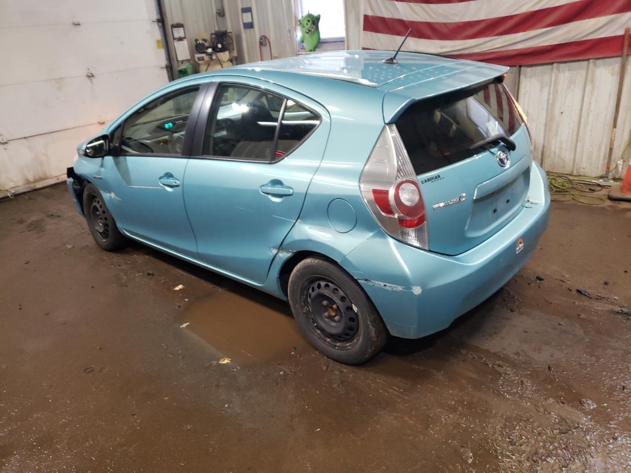 2013 TOYOTA PRIUS C - Фото 2