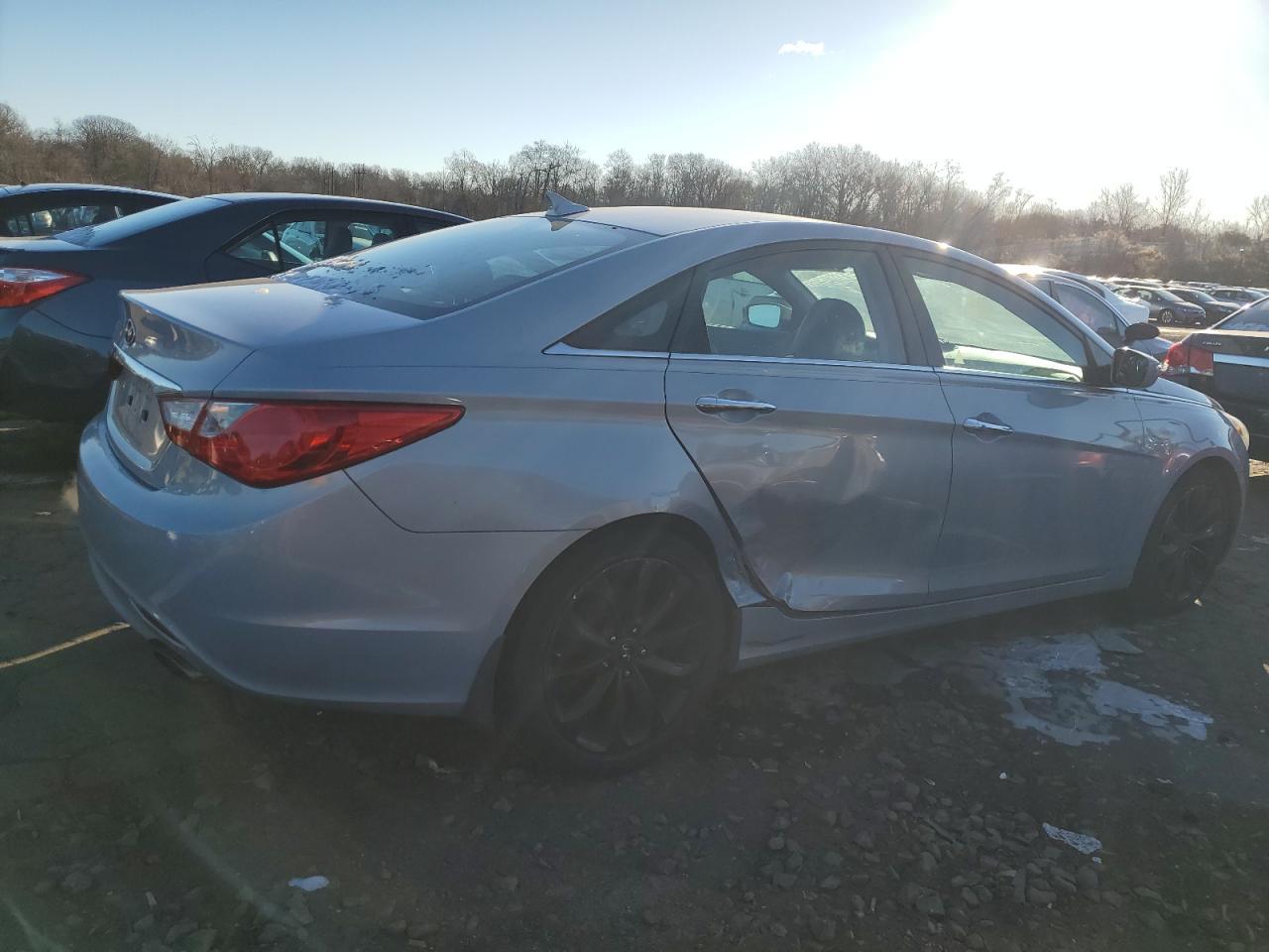 2011 HYUNDAI SONATA SE - Image 3