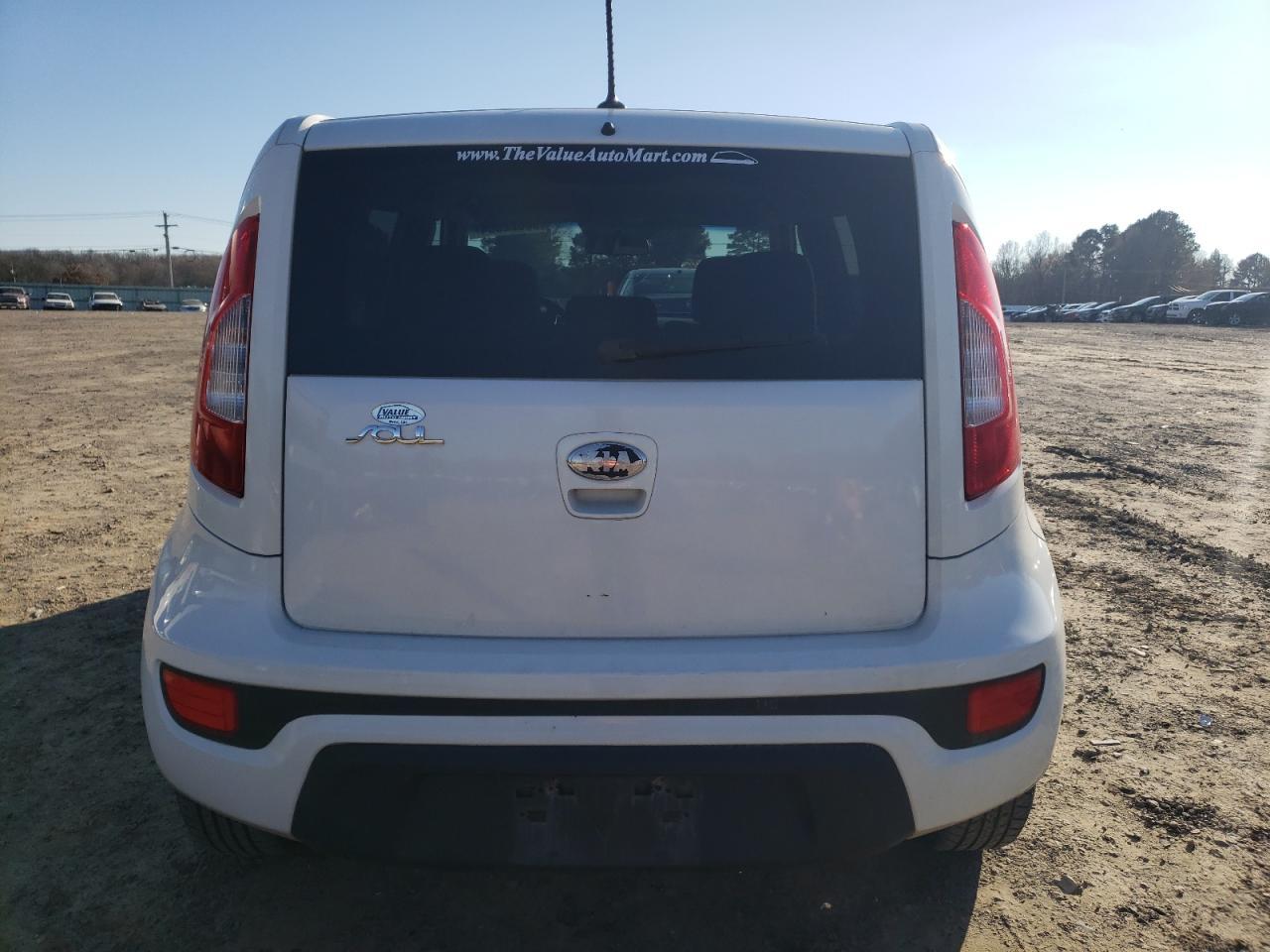 2013 KIA SOUL + - Image 6
