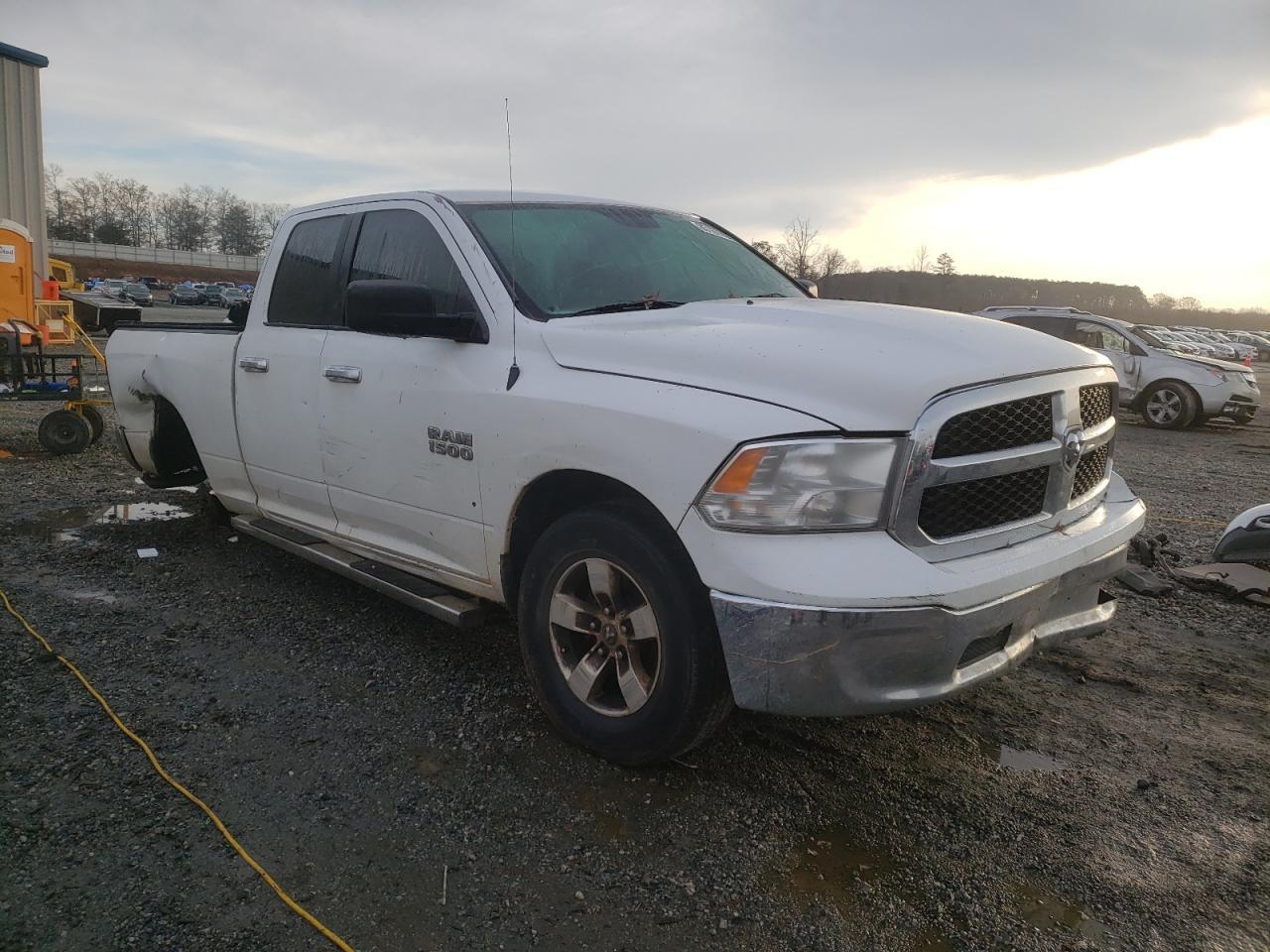 2017 RAM 1500 SLT - Фото 4