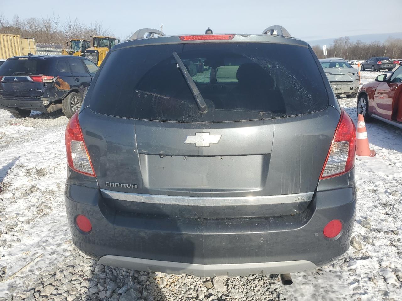 2013 CHEVROLET CAPTIVA LT - Image 6