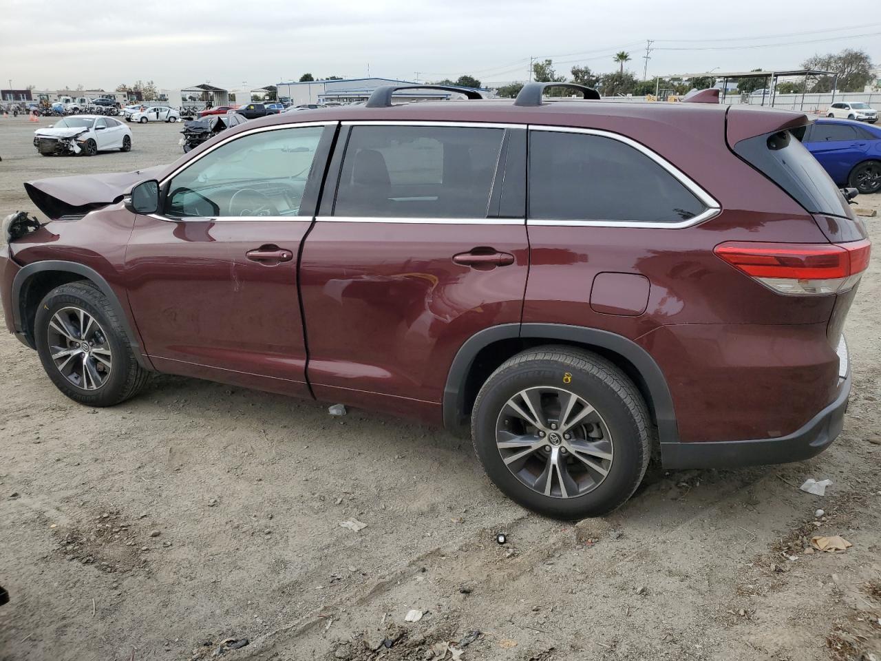 2018 TOYOTA HIGHLANDER - Image 2