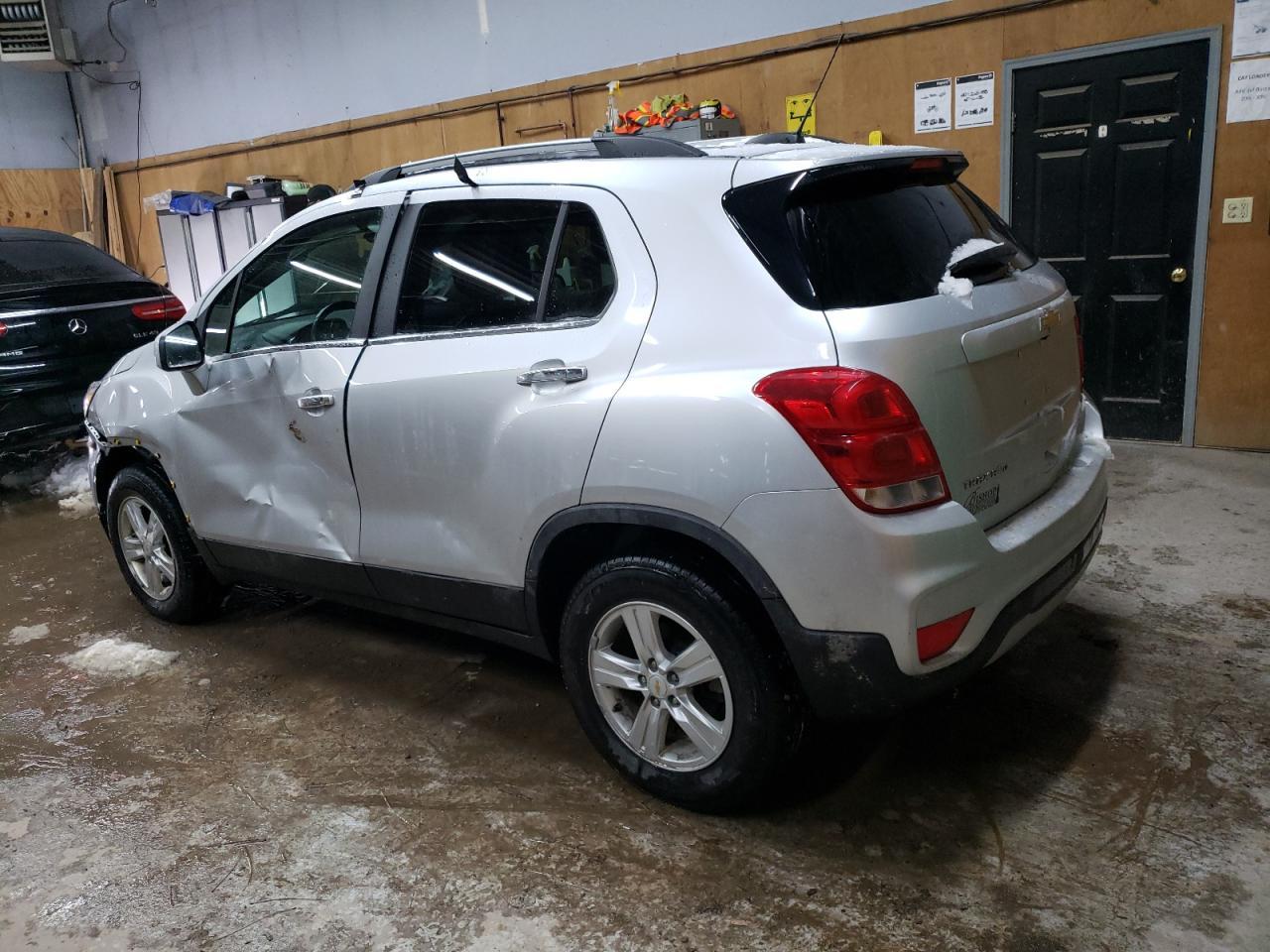 2019 CHEVROLET TRAX 1LT - Фото 2