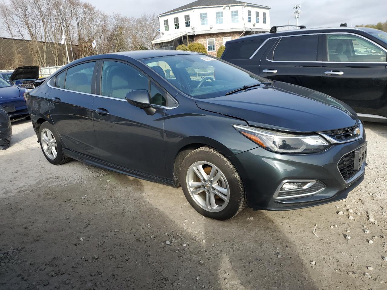 2017 CHEVROLET CRUZE LT - Image 4