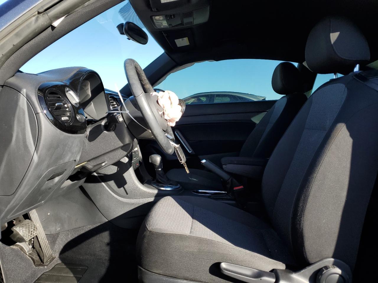 2019 VOLKSWAGEN BEETLE S - Image 7