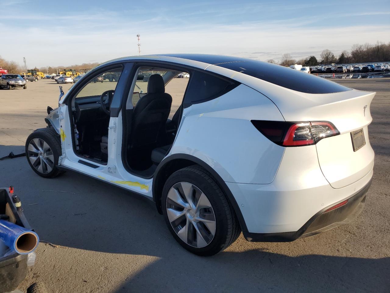 2022 TESLA MODEL Y - Image 2