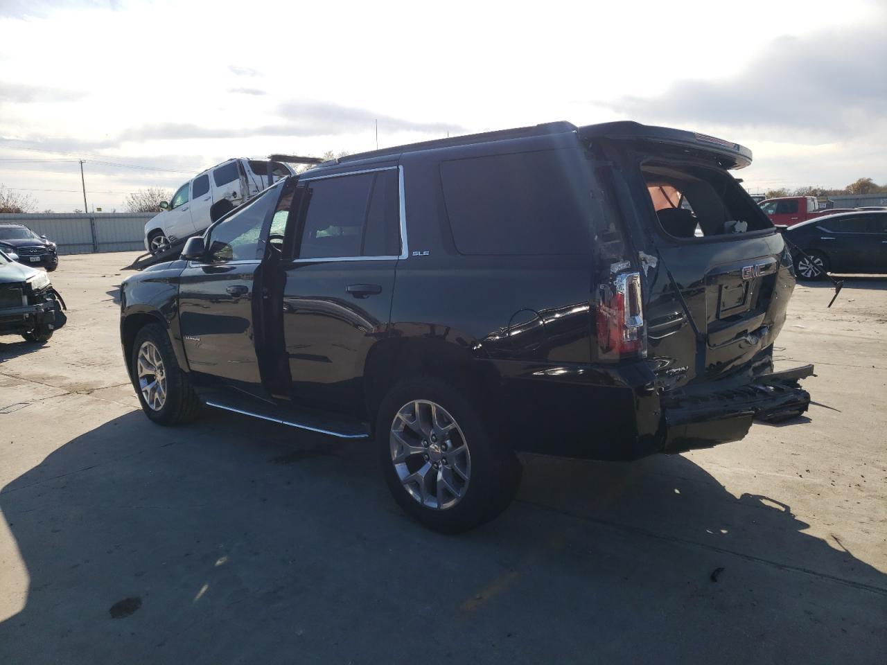 2016 GMC YUKON SLE - Фото 2