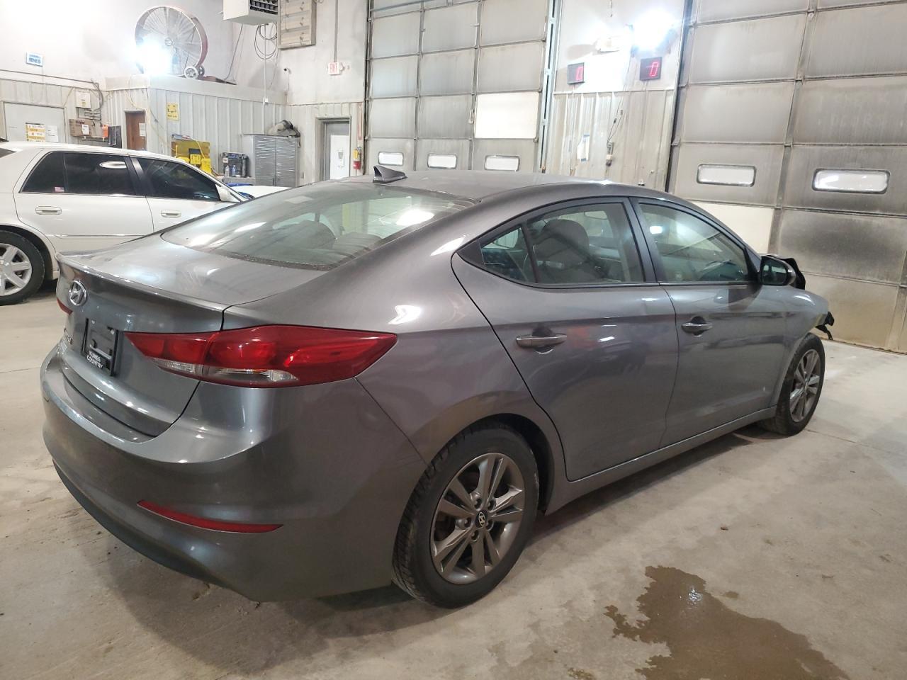 2018 HYUNDAI ELANTRA SE - Фото 3